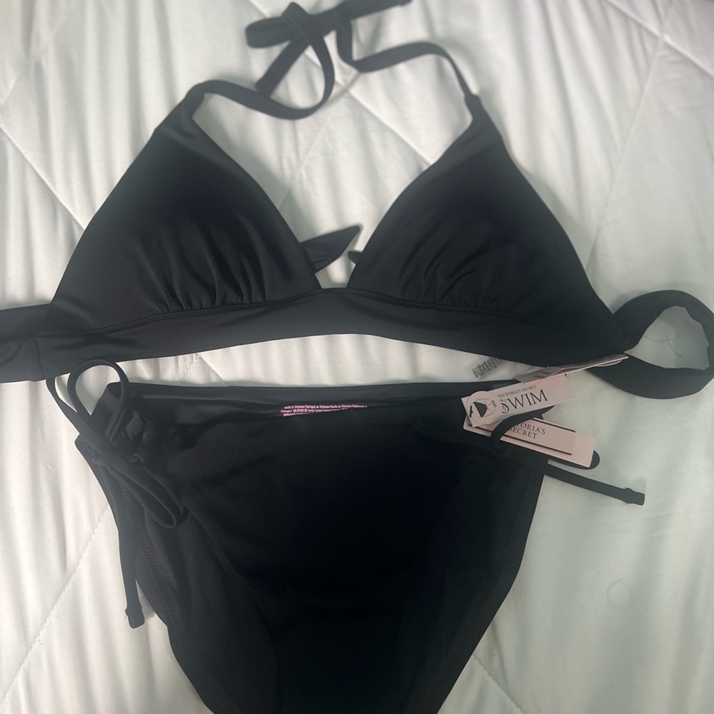 BRAND NEW VICTORIA SECRET SWIM SUIT